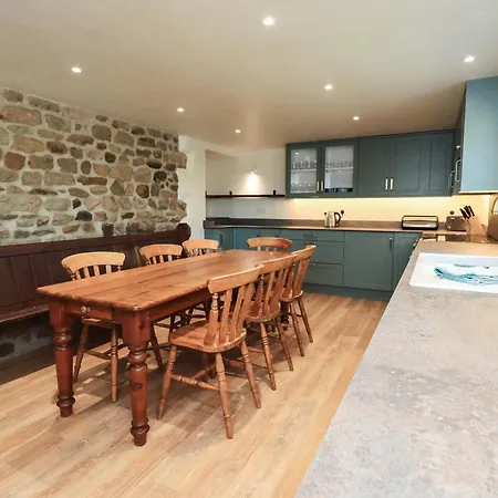 Ragged Hall Barn * Settle