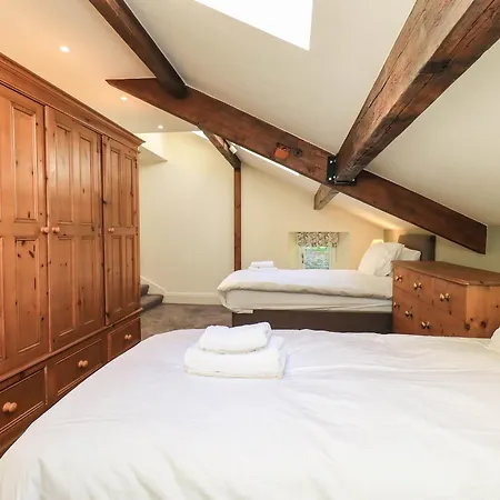 Ragged Hall Barn